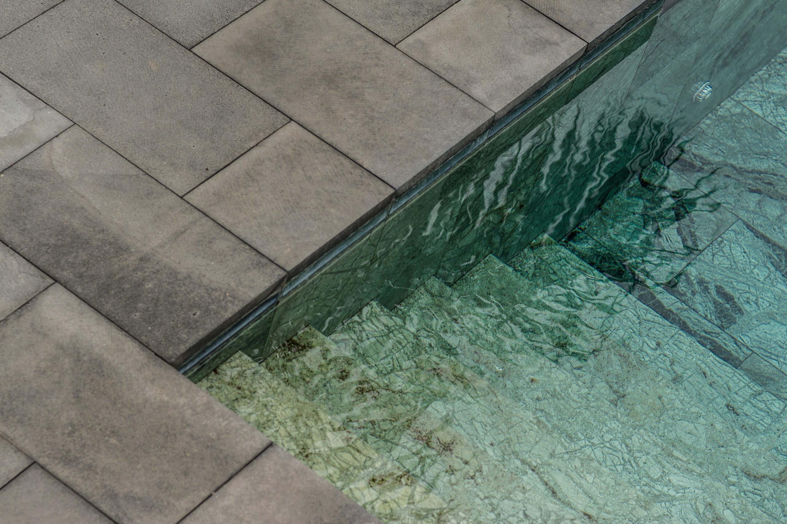 Étanchéité et protection des surfaces en résine